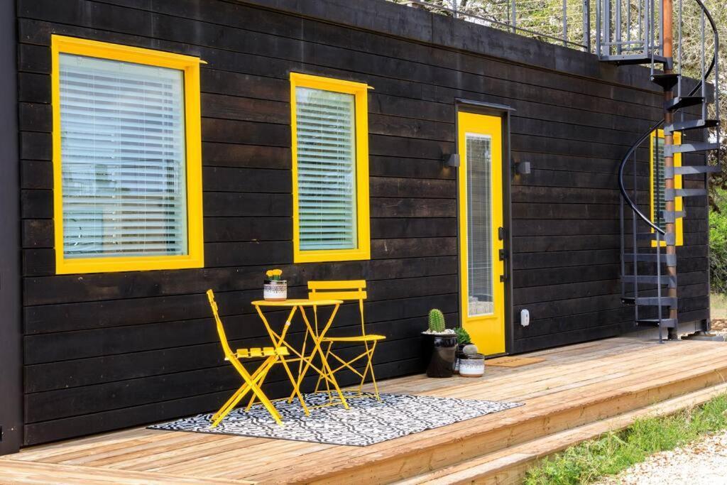 New The Yellow Beacon-Luxury Shipping Container Fredericksburg Eksteriør bilde