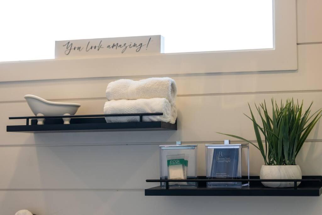 New The Yellow Beacon-Luxury Shipping Container Fredericksburg Eksteriør bilde