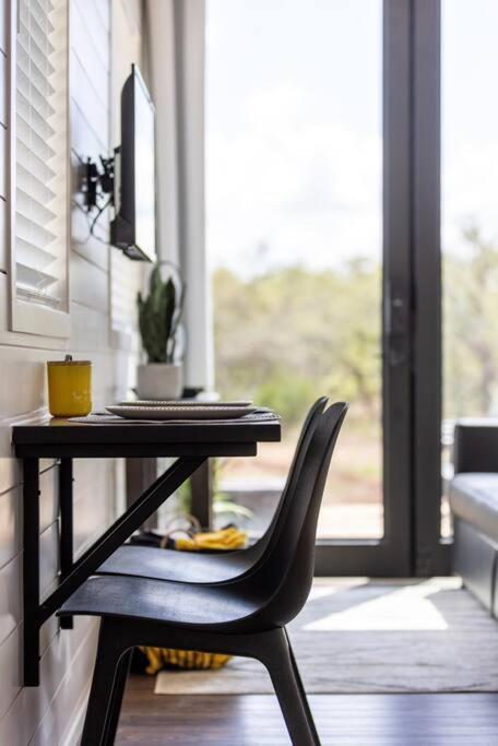 New The Yellow Beacon-Luxury Shipping Container Fredericksburg Eksteriør bilde