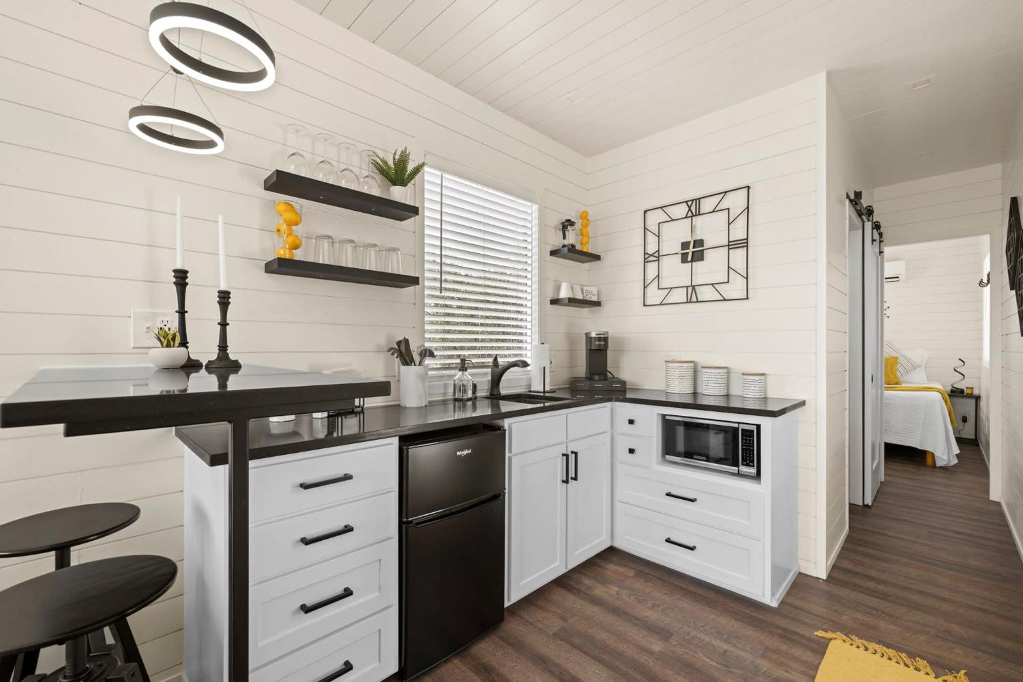 New The Yellow Beacon-Luxury Shipping Container Fredericksburg Eksteriør bilde